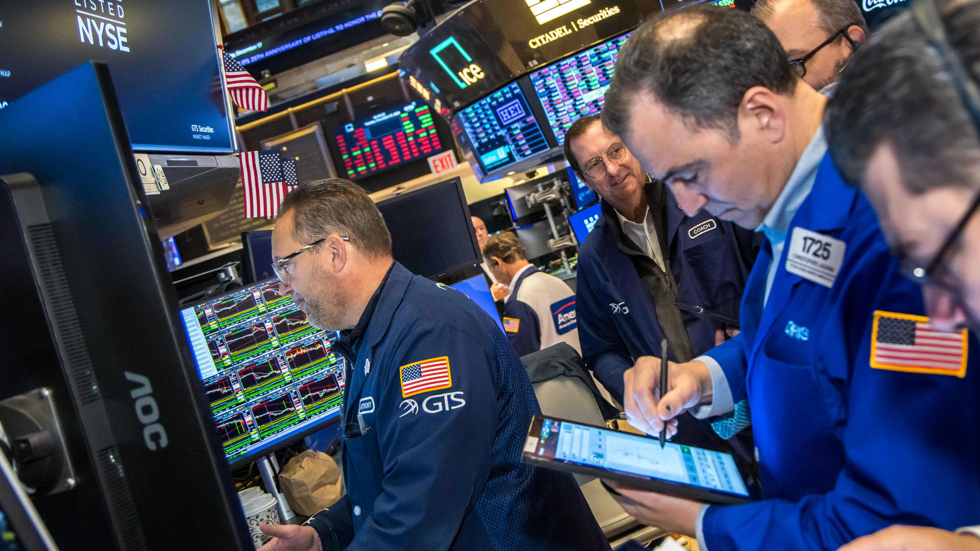 108077017-1734452579388-NYSE_Traders-OB-Photo-20241217-CC-PRESS-8.jpg